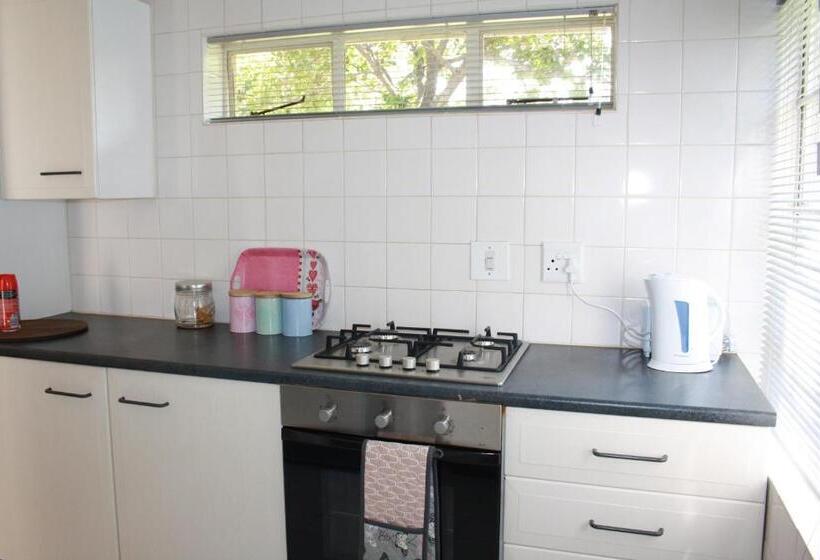 بانگلوی استاندارد, Misty Morn Cottages