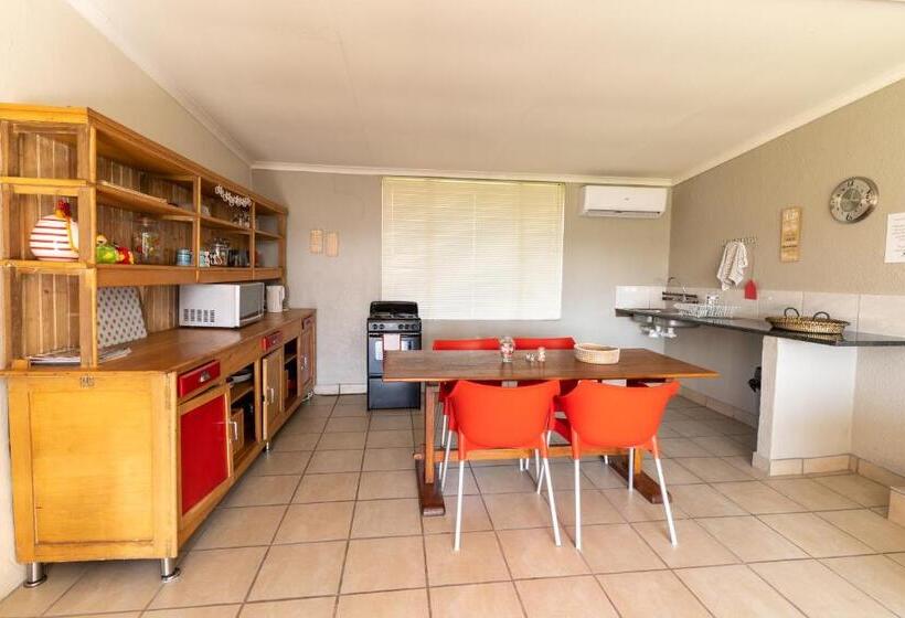 کلبه ییلاقی, Misty Morn Cottages