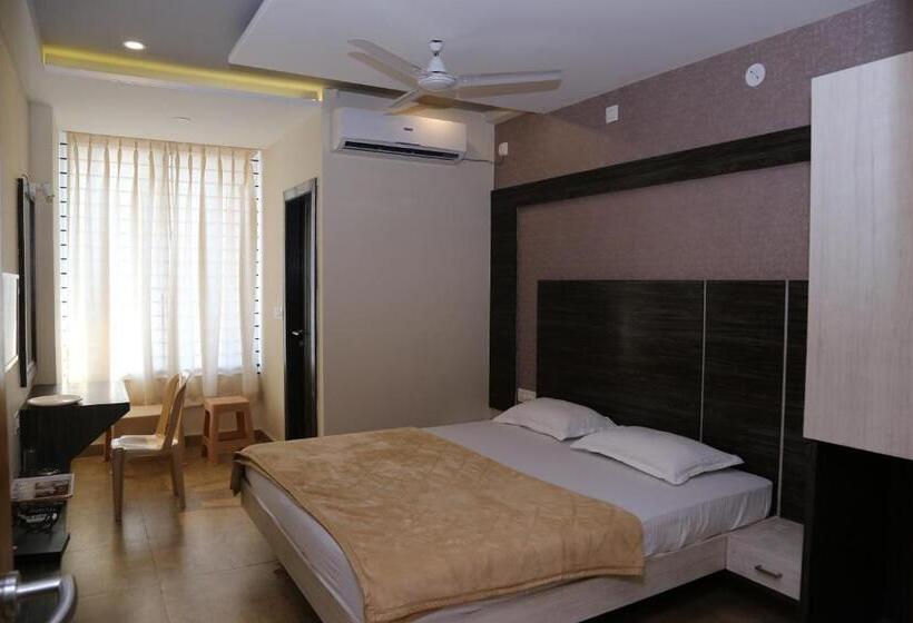Номер Deluxe, Navaratna Palace