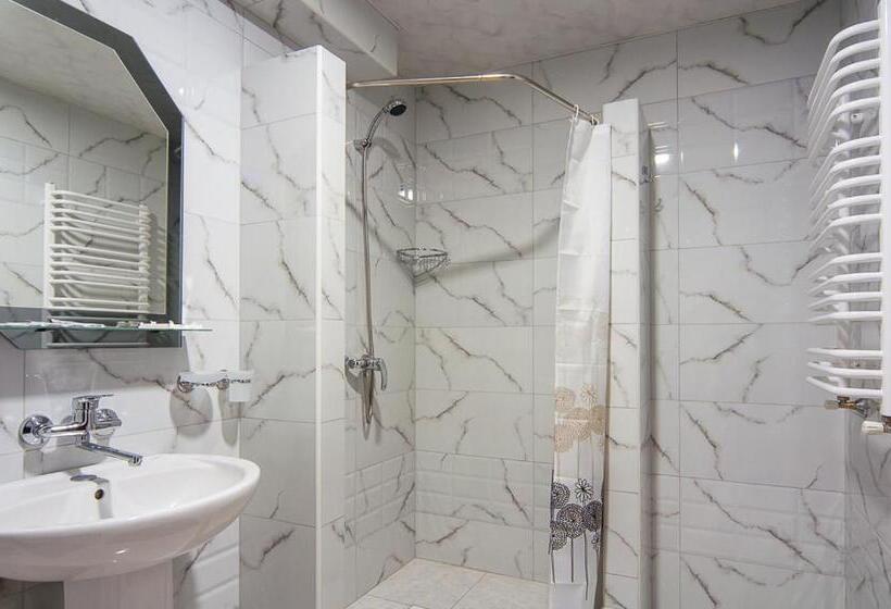 اتاق استاندارد چهارنفره با بالکن, Spa Resort Herich