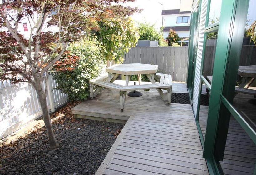 Апартаменты 1 Спальня Нижний Этаж, Emotel Napier