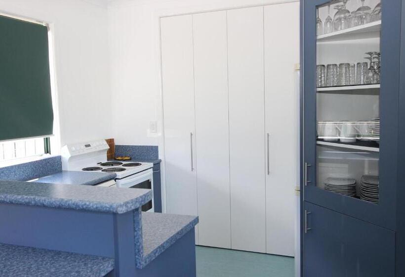 Апартаменты 1 Спальня Нижний Этаж, Emotel Napier