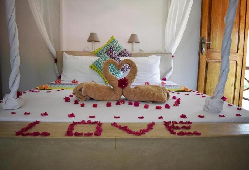 片側に海が見えるデラックスルーム, Villa Huruma