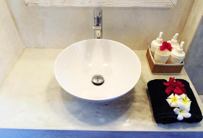 片側に海が見えるデラックスルーム, Villa Huruma