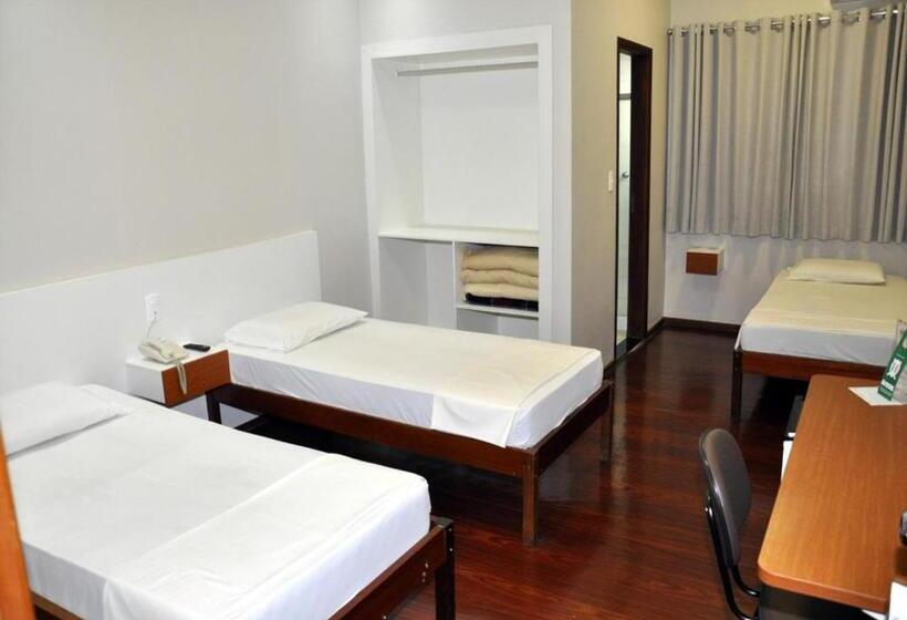 شقة غرفة واحدة, Das Acacias