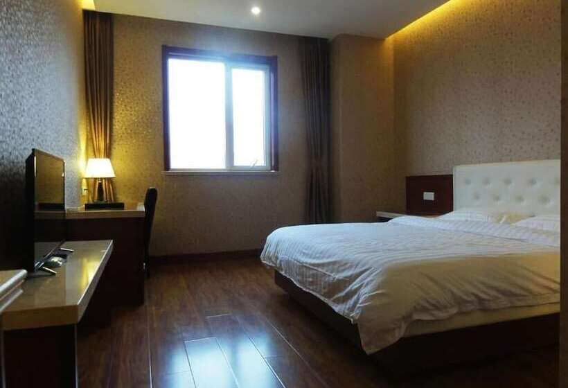 Номер Superior, Hua Qi Kaiserdom Hotel Zhongshan Road St Michael S Cathedral And Zhanqiao Pier Qingdao