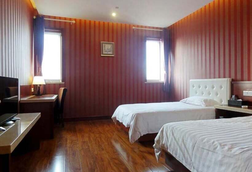 Номер Superior, Hua Qi Kaiserdom Hotel Zhongshan Road St Michael S Cathedral And Zhanqiao Pier Qingdao