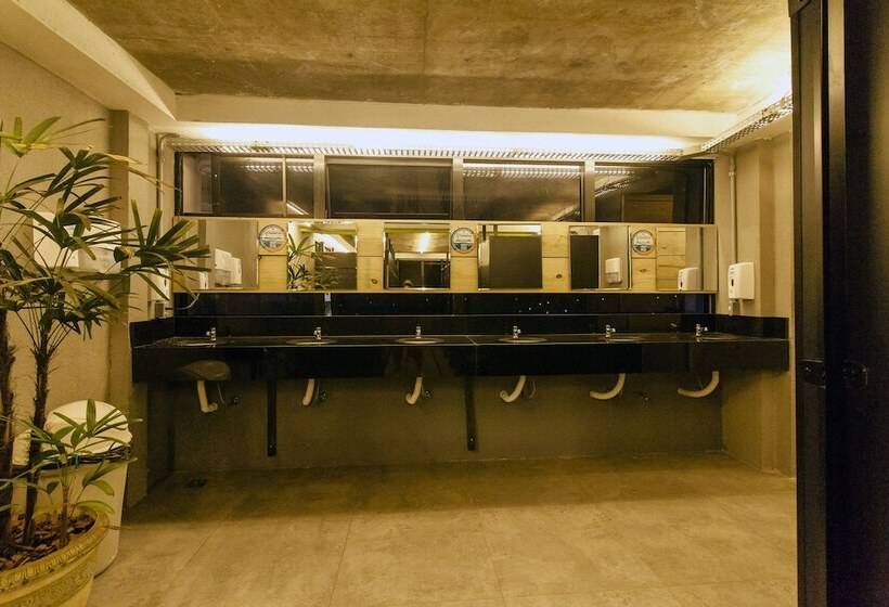 Lit en Chambre Commune, Joy Hostel & Suítes