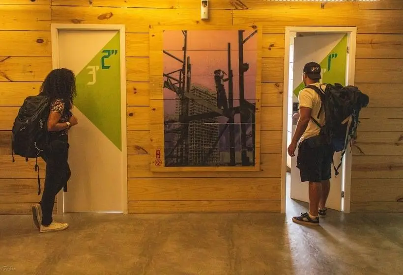 ルームシェアのワンベッド, Joy Hostel & Suítes