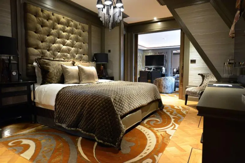 Sviitti, Twentyseven Small Luxury Hotels Of The World