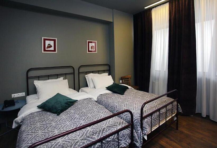 اتاق استاندارد, L.m Club