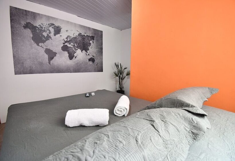 اتاق استاندارد, The Queen Hostel