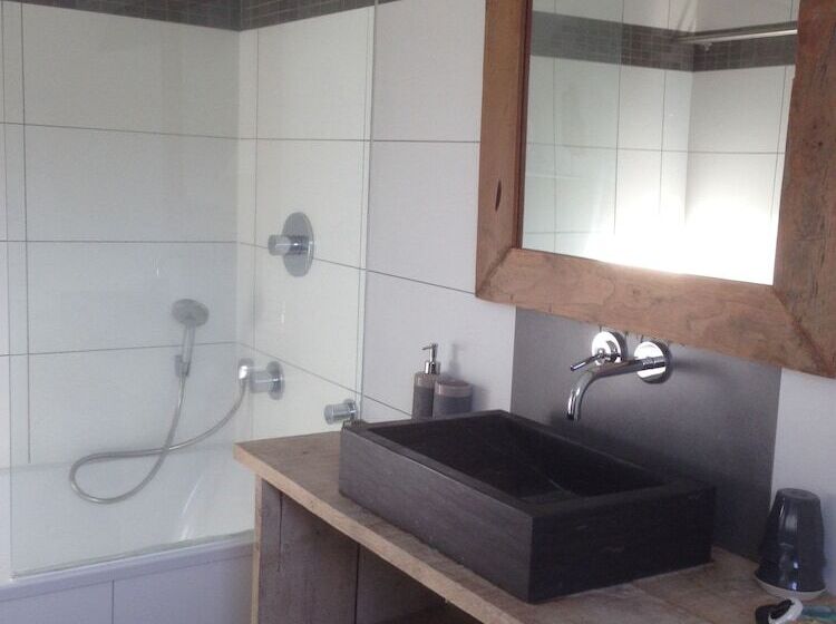 חדר קומפורט, B&b Silentium