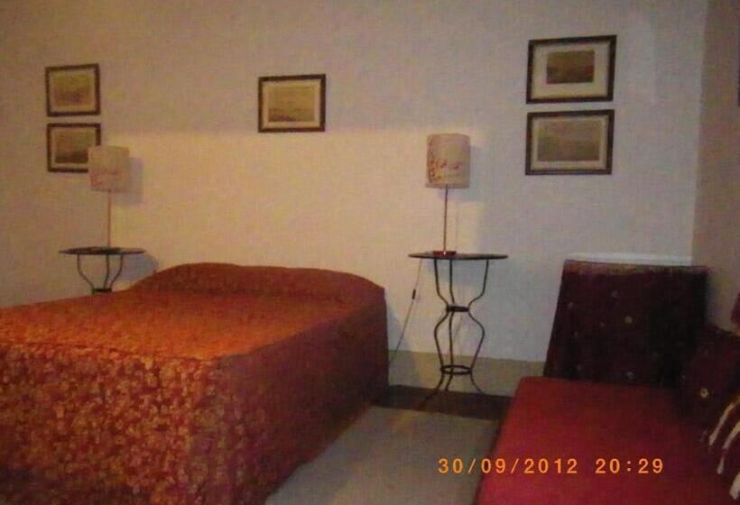 غرفة عائلية, Casa D´alegrete