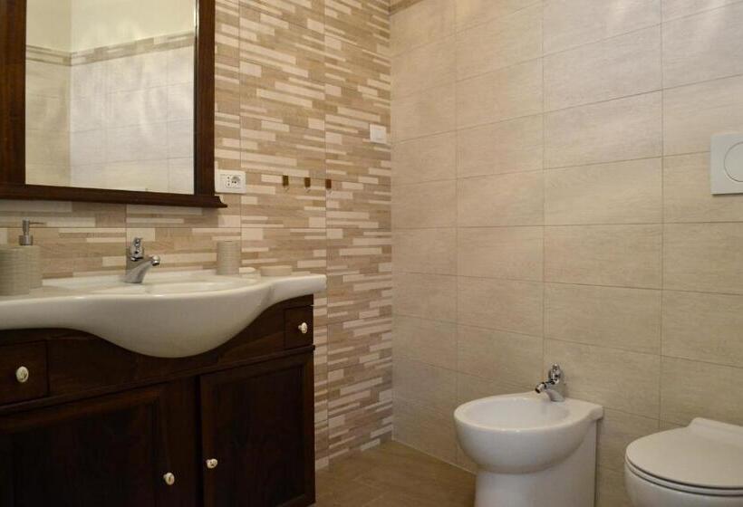 غرفة قياسية ثلاثية, Palmarì