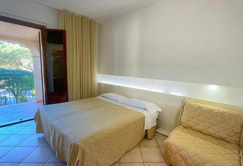 חדר סטנדרט לשלושה עם מרפסת, Boschetto