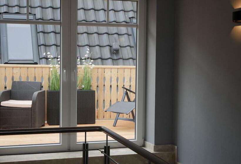 Номер Стандарт, Thule