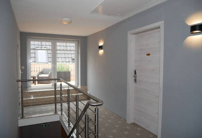 Номер Стандарт, Thule