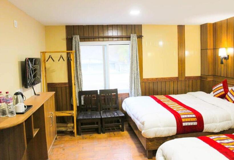 اتاق لوکس با بالکن, Grand Shambala