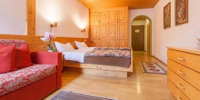 Quarto Deluxe com Balcão, Hell