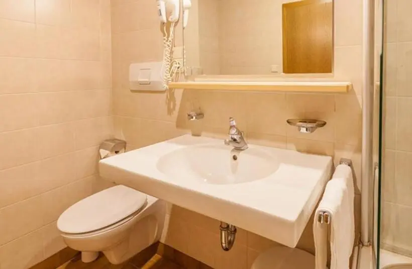 Quarto standart individual, Hell