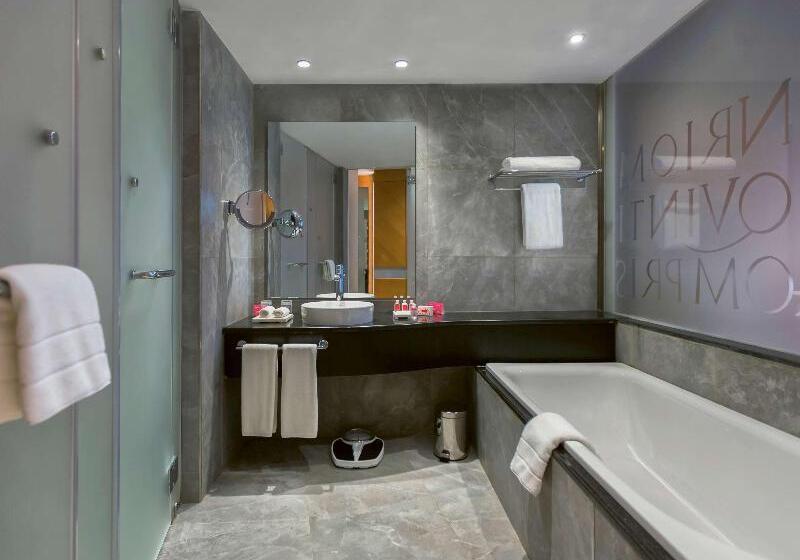 اتاق سوپریور با تخت بزرگ, Mövenpick Hotel Du Lac Tunis