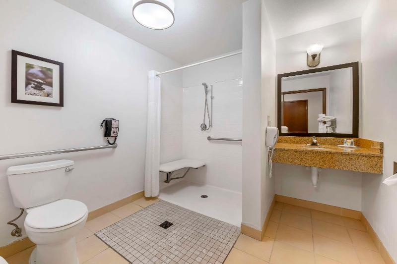 اتاق لوکس با چشم‌انداز دریاچه, Mövenpick Hotel Du Lac Tunis