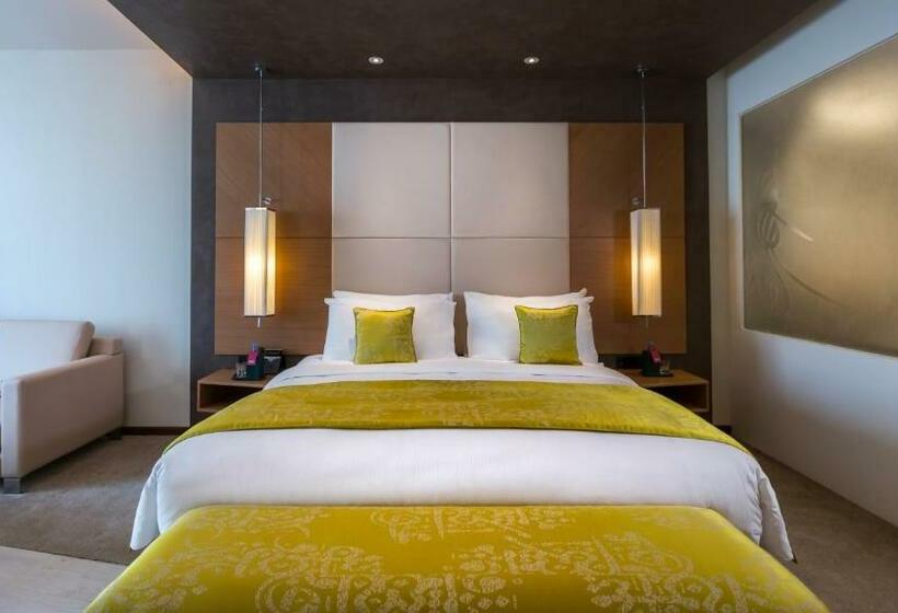 اتاق لوکس با تخت بزرگ, Mövenpick Hotel Du Lac Tunis
