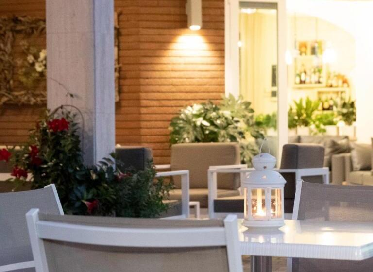 غرفة عائلية, Orsa Maggiore