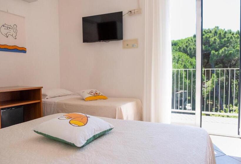 غرفة قياسية ثلاثية مزودة بشرفة, Orsa Maggiore