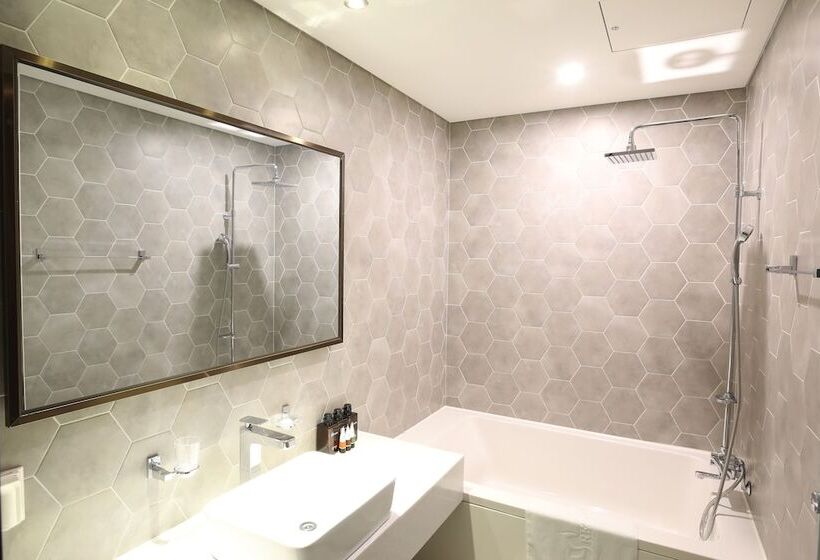 デラックスルーム, Rest