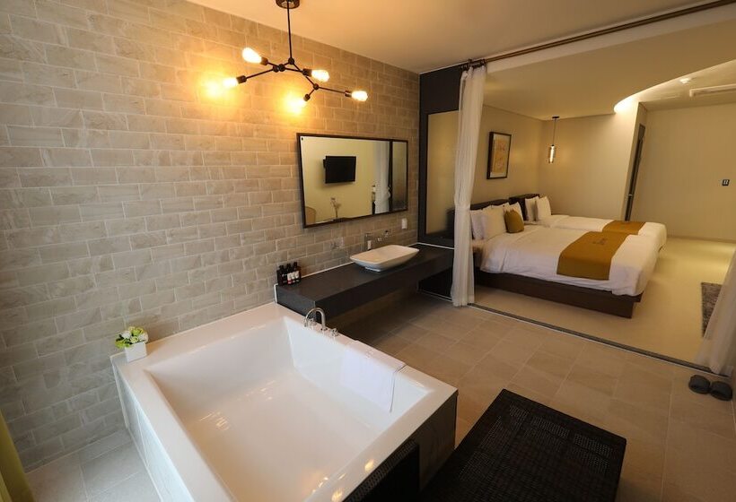 スタンダードルーム, Rest