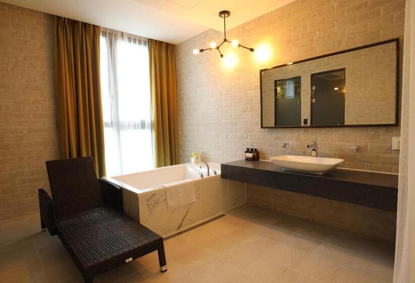 スーペリアールーム, Rest