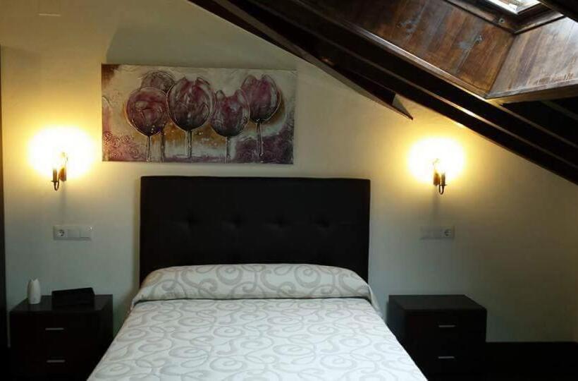 غرفة قياسية ثلاثية, Rural Palacio De Galceran