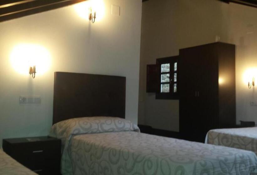 غرفة قياسية ثلاثية, Rural Palacio De Galceran