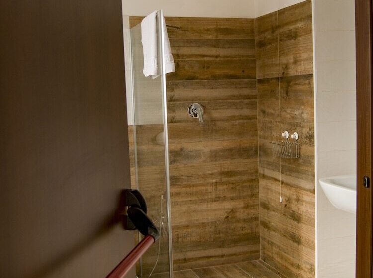 标准三人间, Sleep N Go