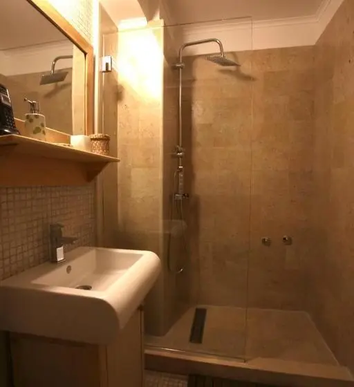 اتاق استاندارد یک نفره, Mecavnik Resort