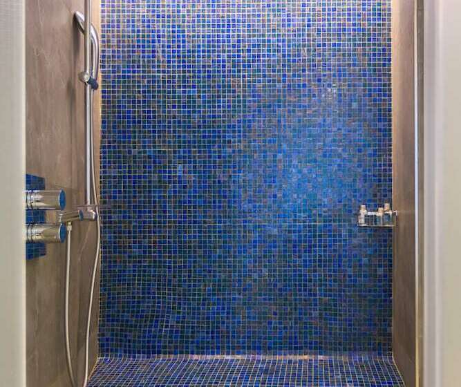 اتاق پریمیوم با چشمانداز دریاچه, Mövenpick Hotel Du Lac Tunis