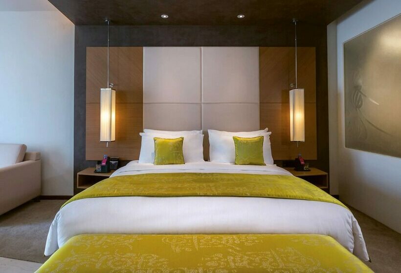اتاق لوکس, Mövenpick Hotel Du Lac Tunis