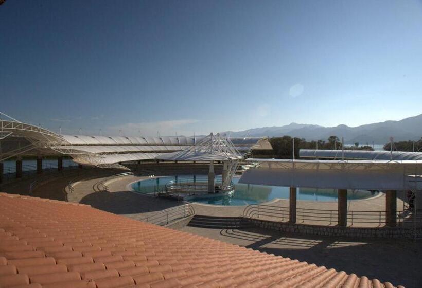 سوییت لوکس, Plavnica Eco Resort