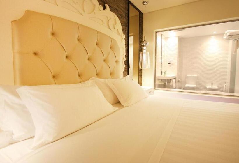 اتاق سوپریور, Silk Motel
