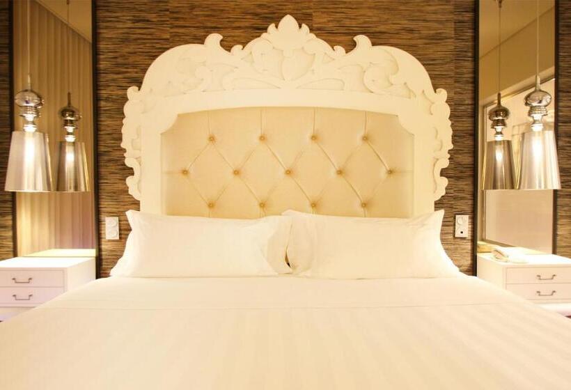 חדר סופריור, Silk Motel