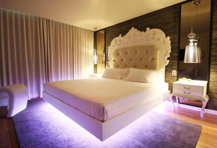 חדר סופריור, Silk Motel