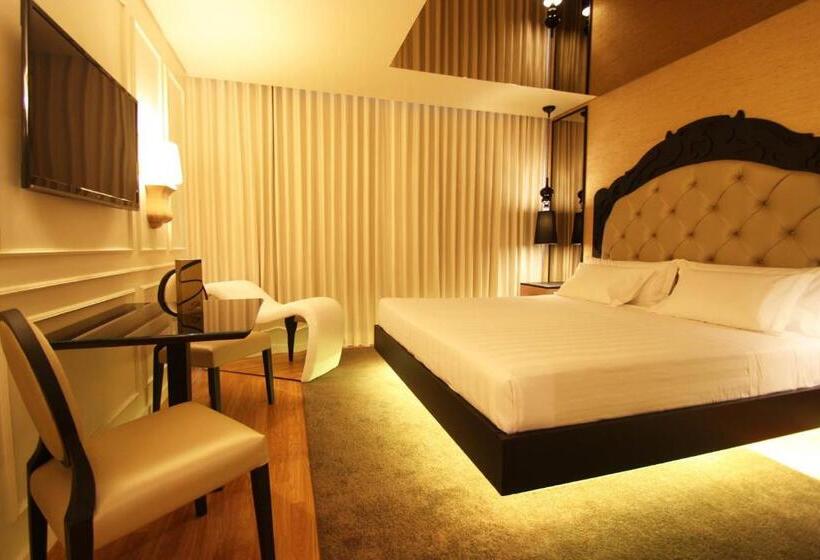 חדר סופריור, Silk Motel