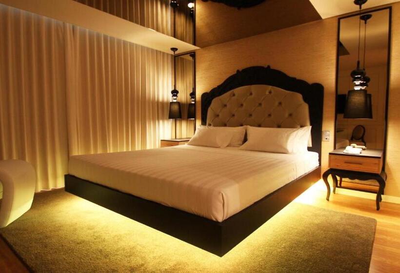 חדר סופריור, Silk Motel