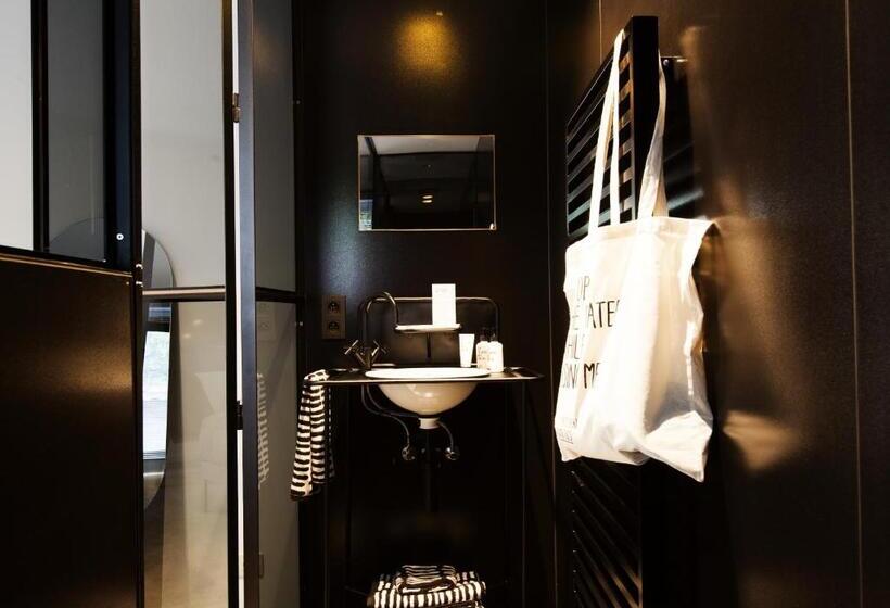 غرفة كومفورت, Logieslogees