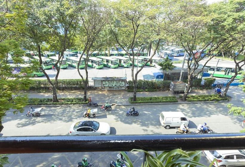 تختخواب در اتاق مشترک, Hangout Hostel Hcm