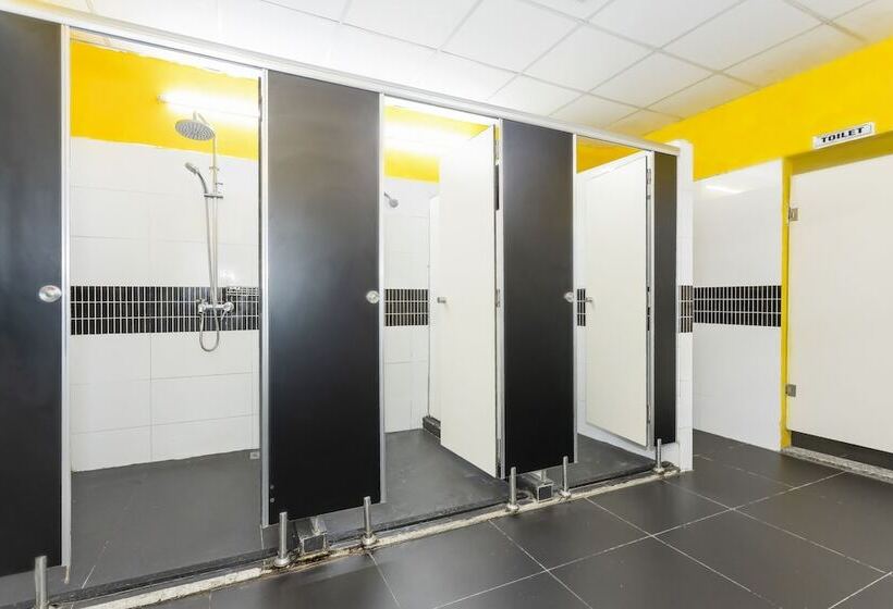 تختخواب در اتاق مشترک, Hangout Hostel Hcm