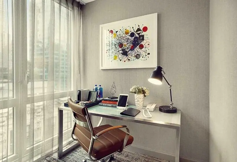 اتاق لوکس با تخت بزرگ, Artezen