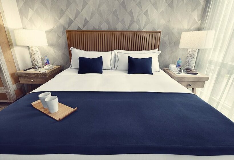 带大床的豪华间, Artezen